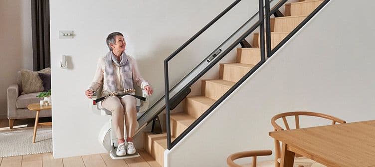 Stairlift for straight staircase